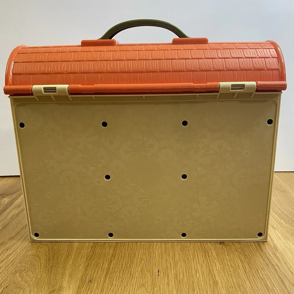 Battat B Critter Clinic Pet Vet Animal Hospital No Accessories Or Figures